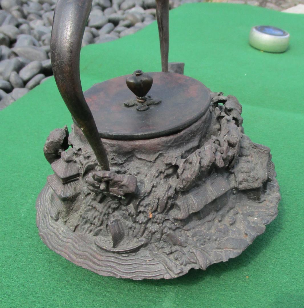 鉄瓶　銅蓋　蓋に龍文堂の銘　細工物　水漏れ等なし　飾り物　1個