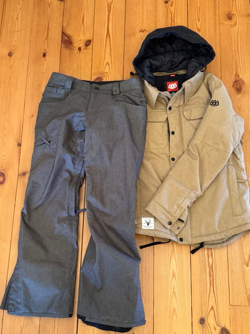 SIXEIGHTSIX 686 スノーボードウェア　上下　オーセンティック