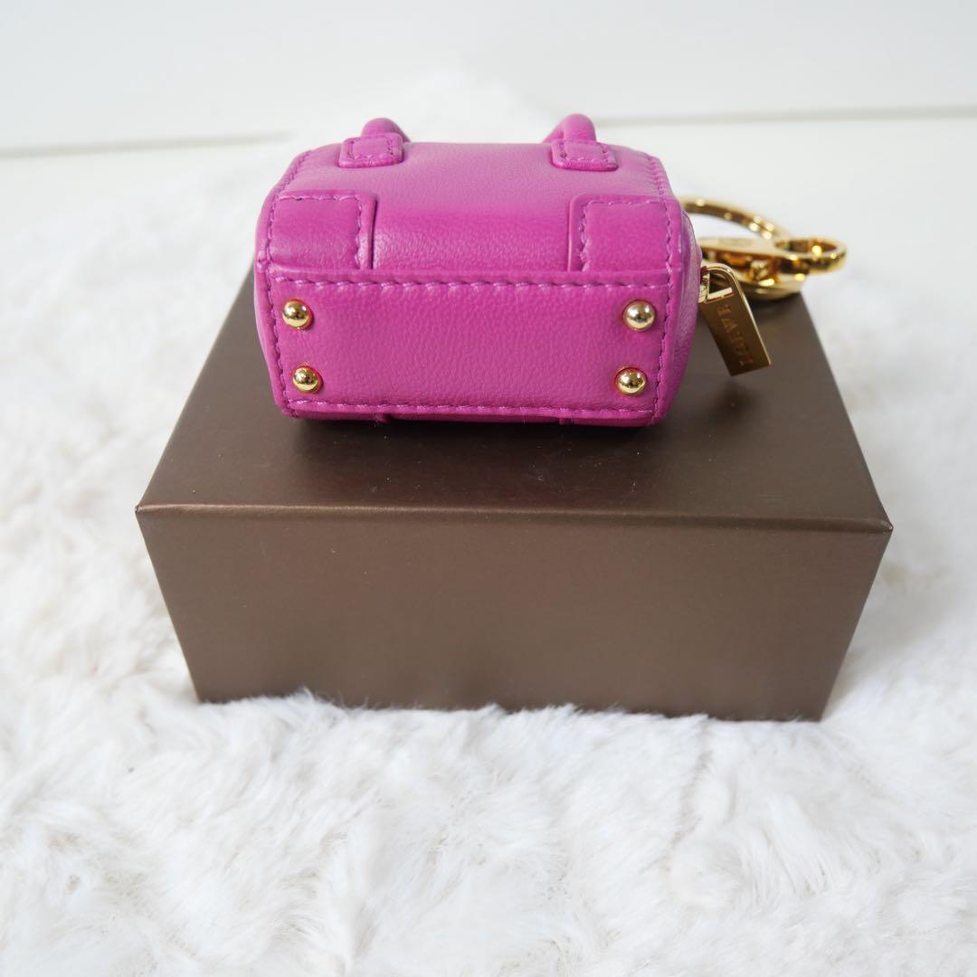 LOEWE ロエベ　バックチャーム　ケース　アマソナ