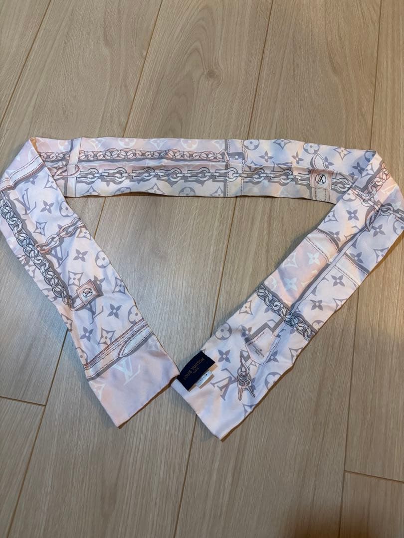 LOUIS VUITTON スカーフ ホワイト・グレー