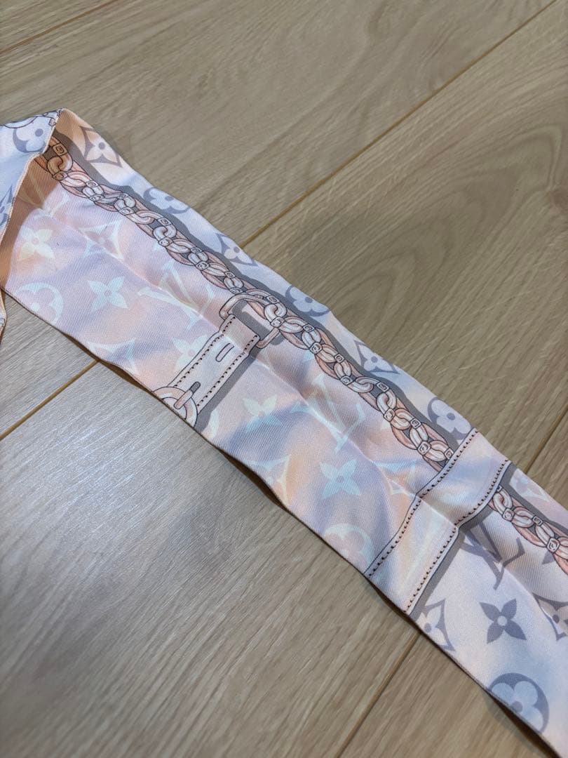 LOUIS VUITTON スカーフ ホワイト・グレー