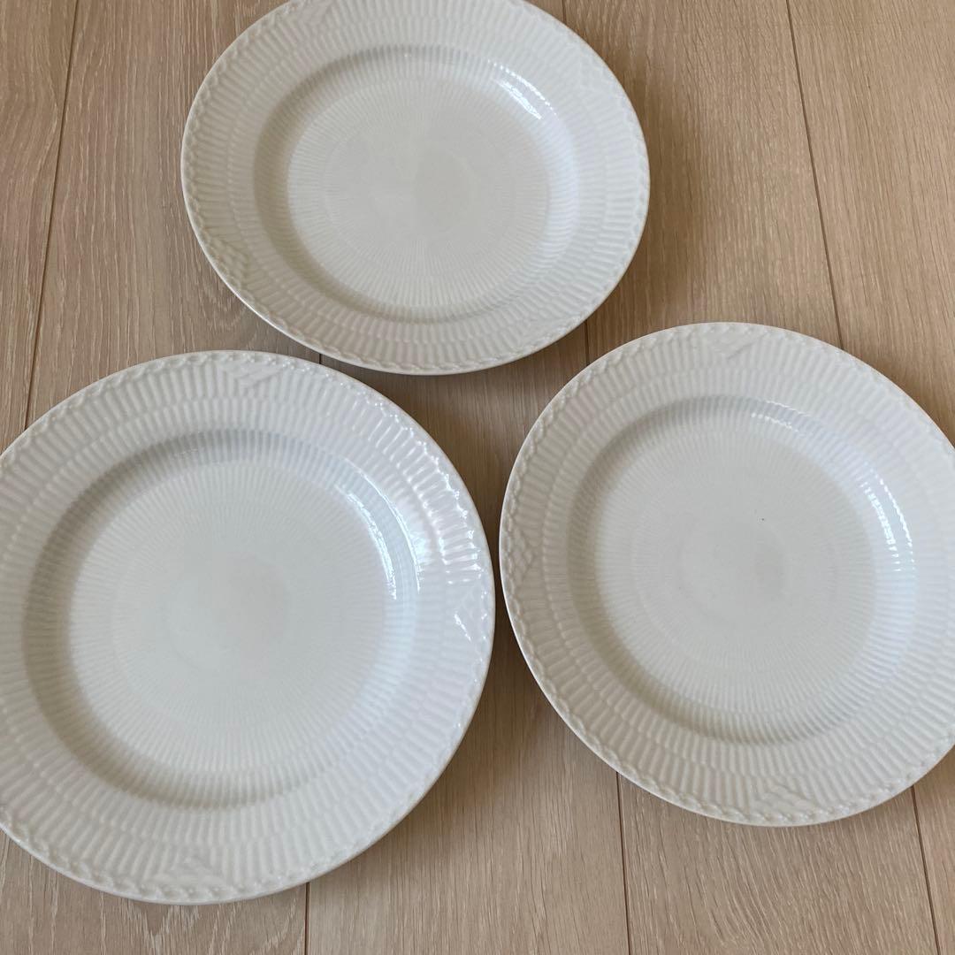 ロイヤルコペンハーゲン　ホワイトフルーテッド ハーフレース プレート 25cm