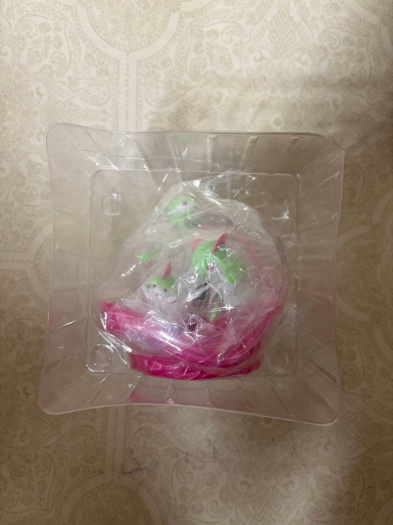 美品　ポケモン　ライトアップフィギュア ラルトス キルリア サーナイト