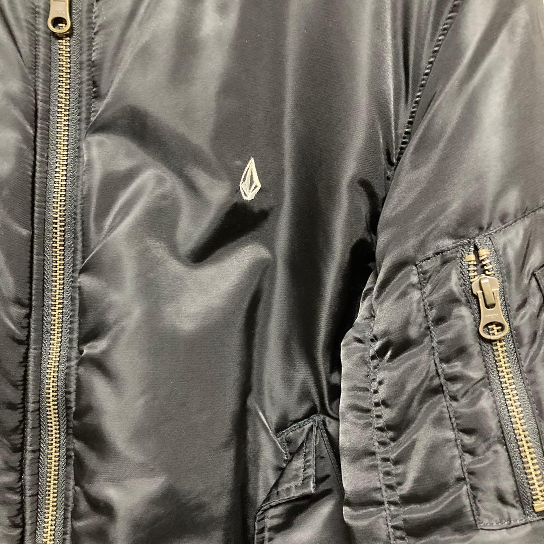 おまけ付き！　バックプリントが最高！　Volcom ブラック MA-1ジャケット