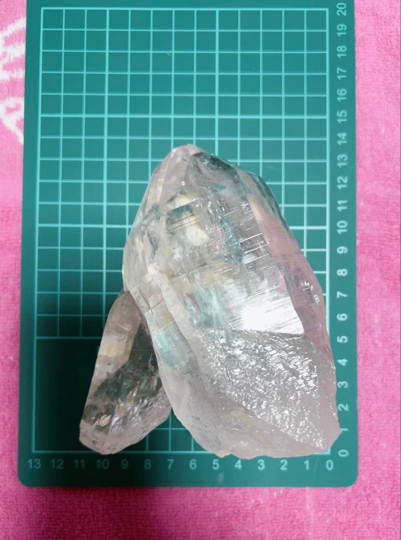 【聖域サイズクリスタル:特大マニハール産水晶】水晶用座布団付き✨