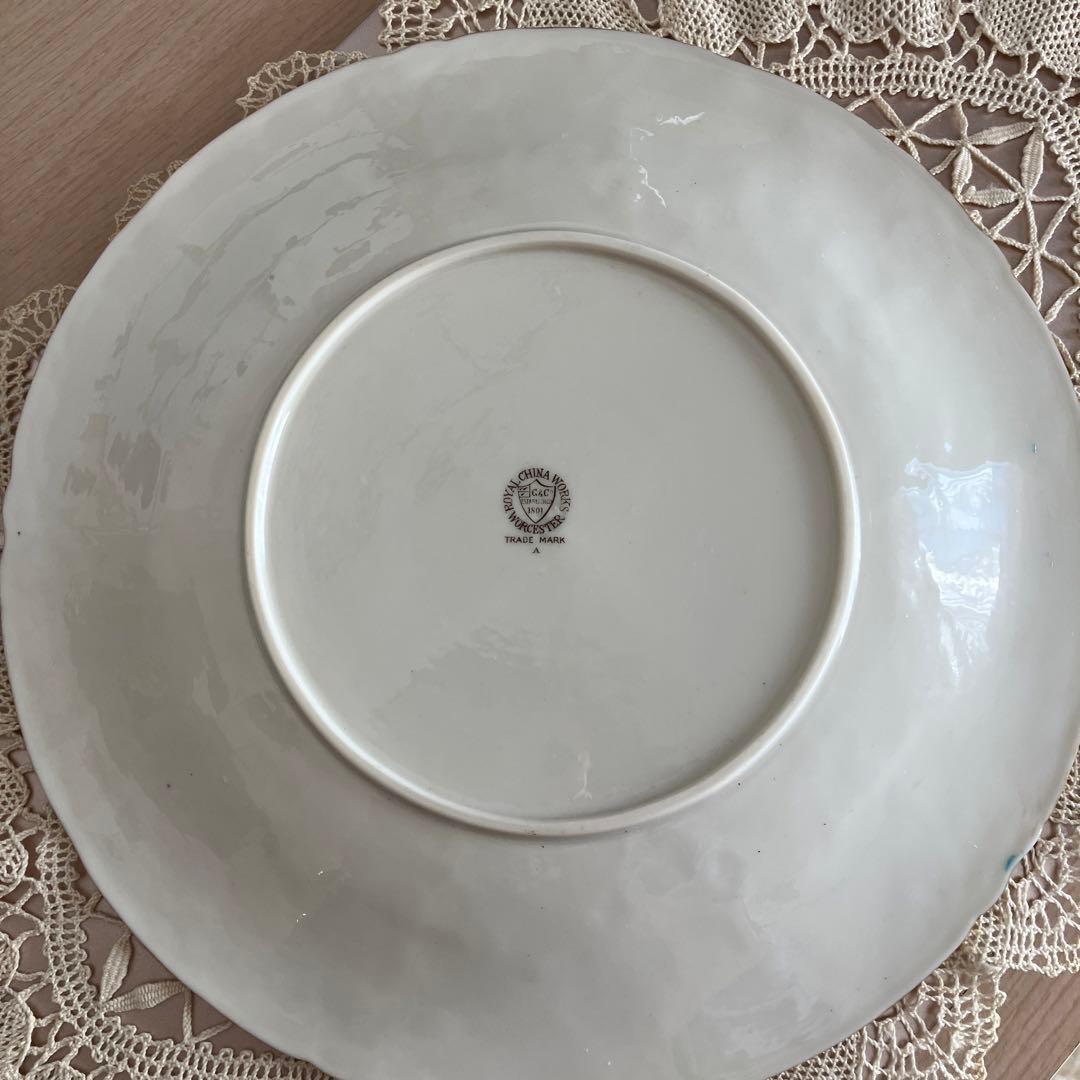  China Works 　アイビーレリーフ　盛金彩　冬の木立風景画皿