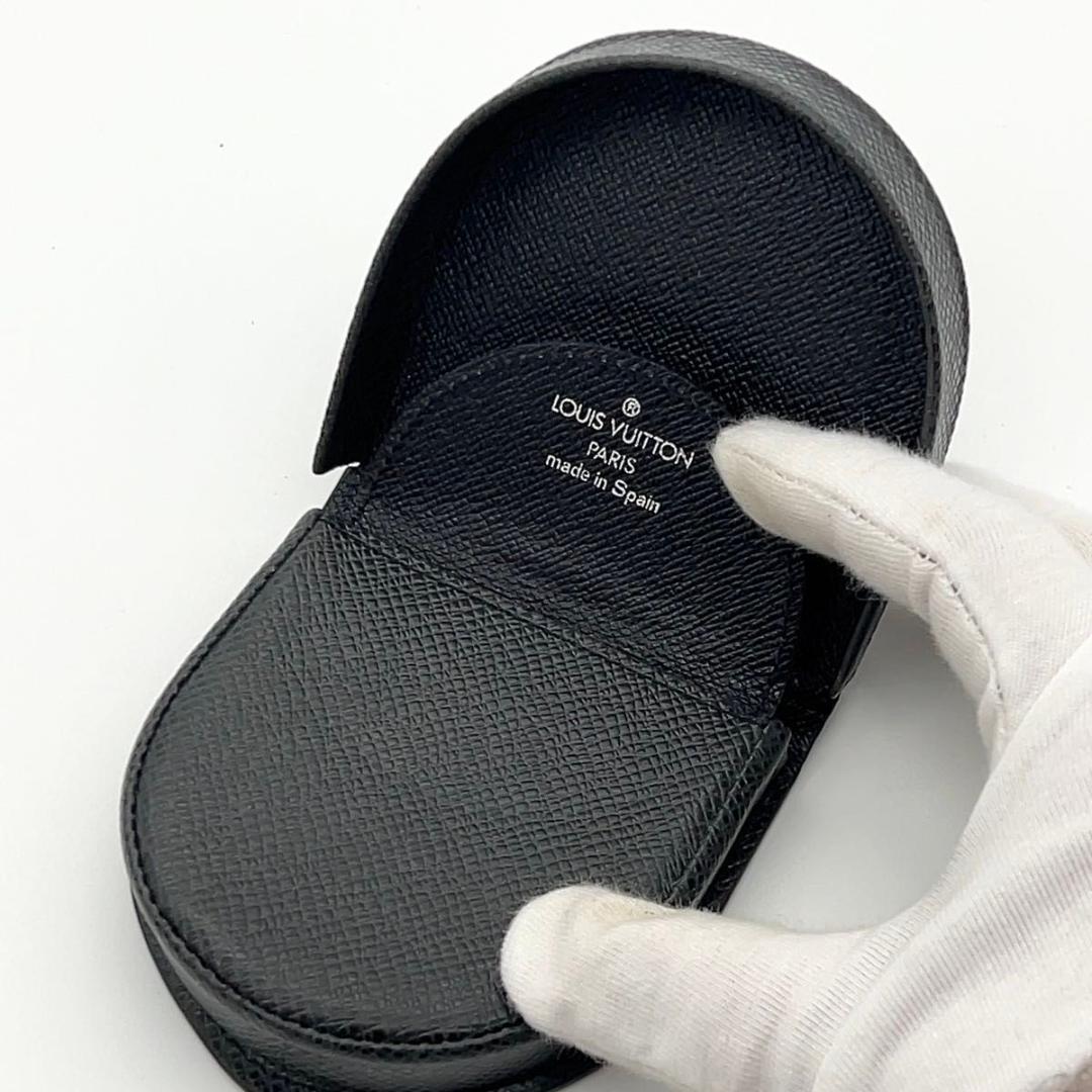 ルイヴィトン 小銭入れ タイガ ポルトモネ キュヴェット 黒 ブラック 馬蹄形