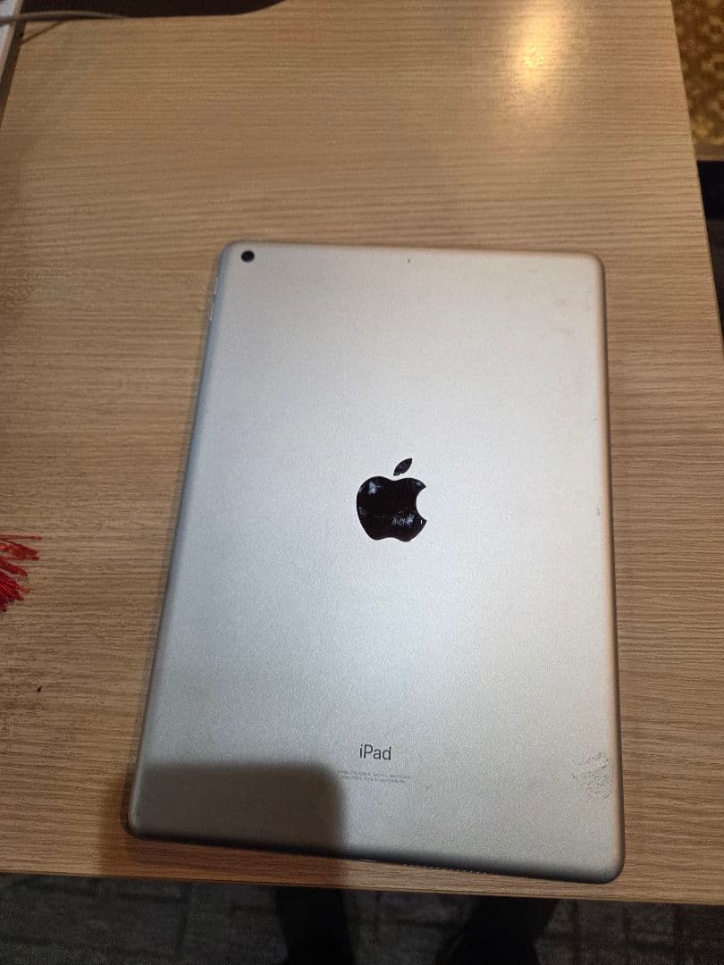 iPad 9世代本体 シルバー純正充電器付き