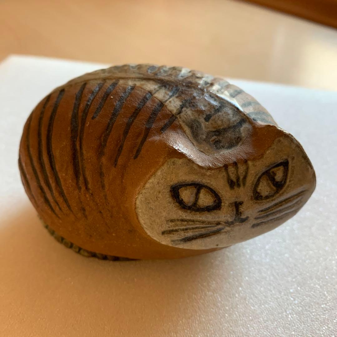 リサラーソン　丸まった猫