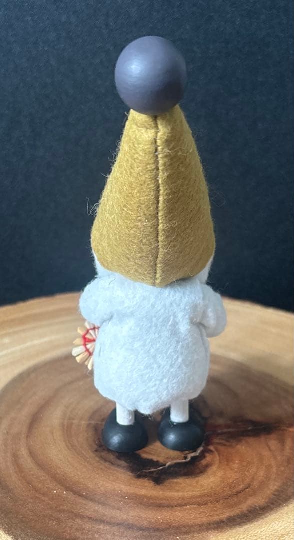 ノルディカニッセ　木製人形　ストローオーナメントを持ったサンタ