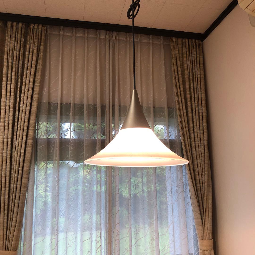 LIMBURG社製 乳白ガラス ペンダントライト ヤマギワ/照明 カッシーナ
