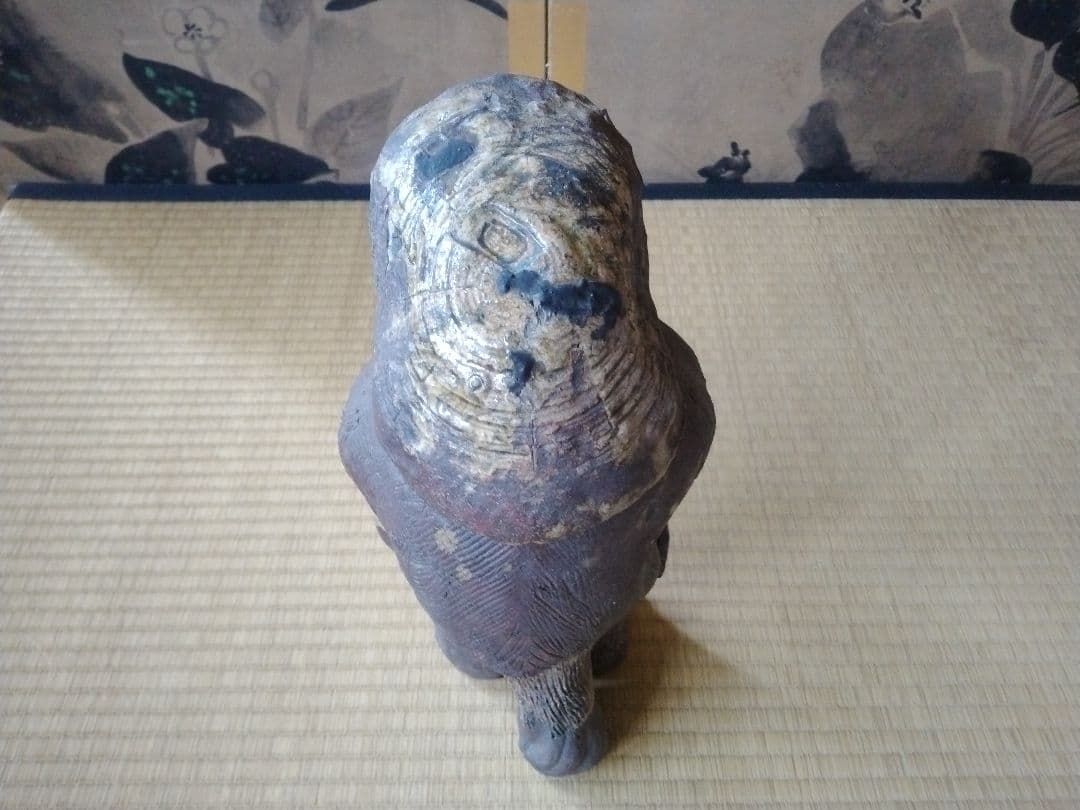 ウッシッシとほくそ笑む図太いタヌキ　骨董　古美術　狸人形　置物　縁起物　開運