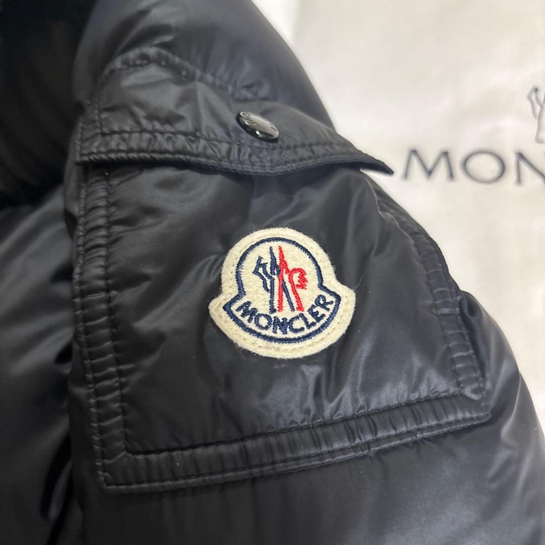MONCLER モンクレール　ブラック ダウンフード付き