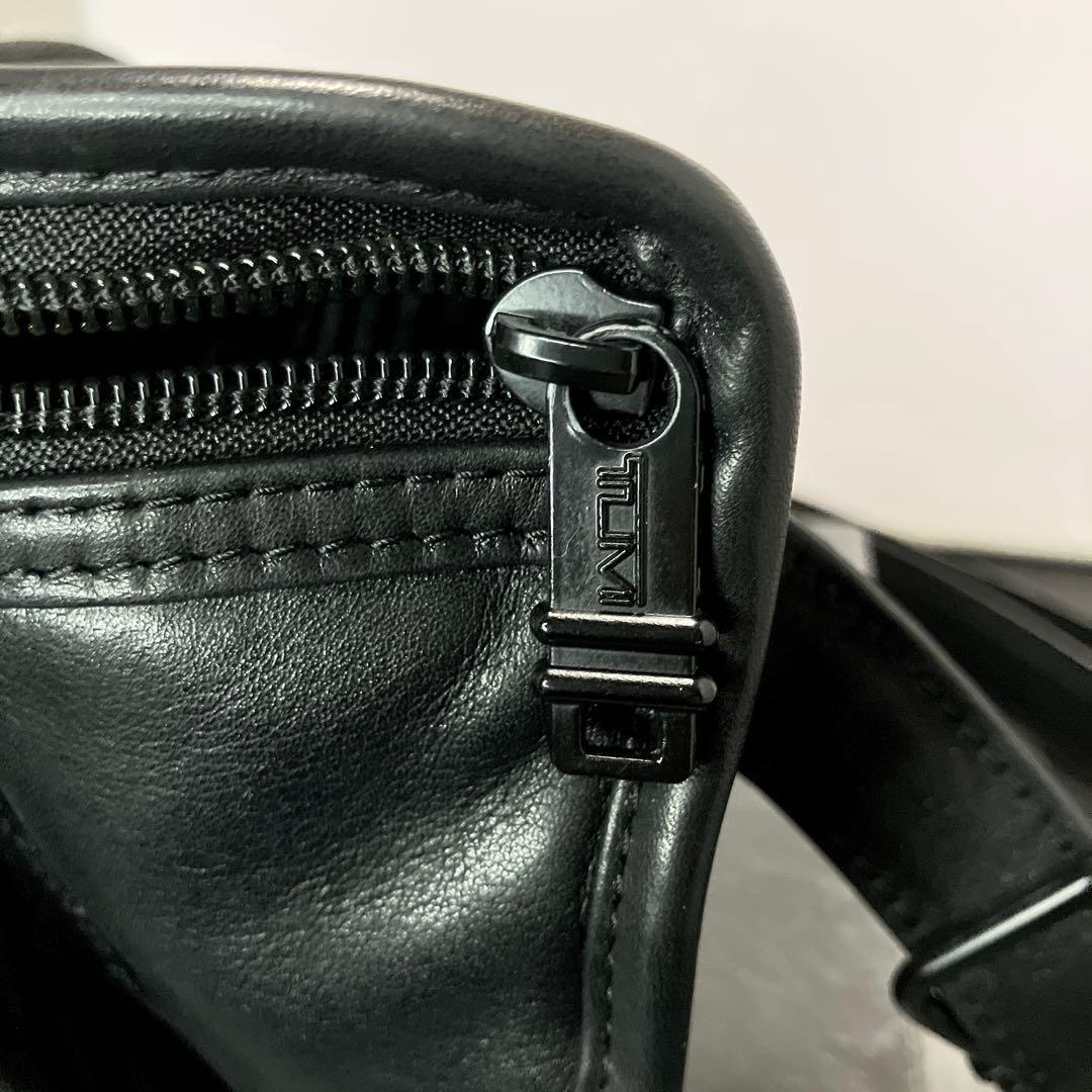 【超希少】【TUMI】トゥミ　ボディバッグ　ウエストバッグ　レザー　ブラック