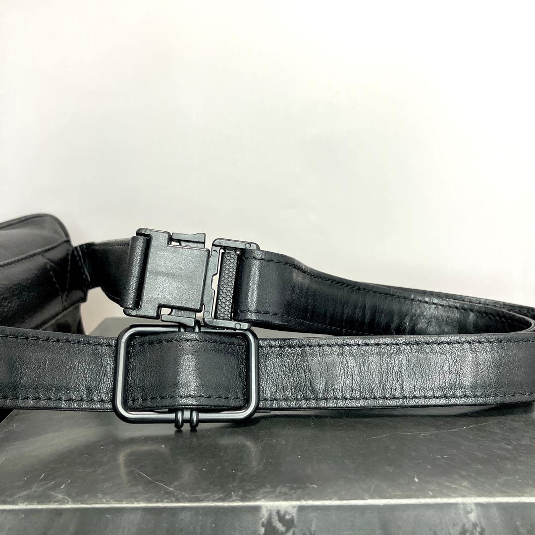 【超希少】【TUMI】トゥミ　ボディバッグ　ウエストバッグ　レザー　ブラック