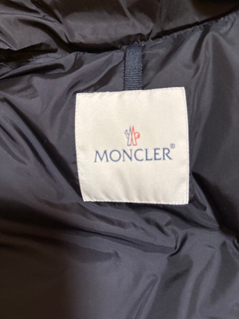 美品モンクレールファー付きダウンベスト