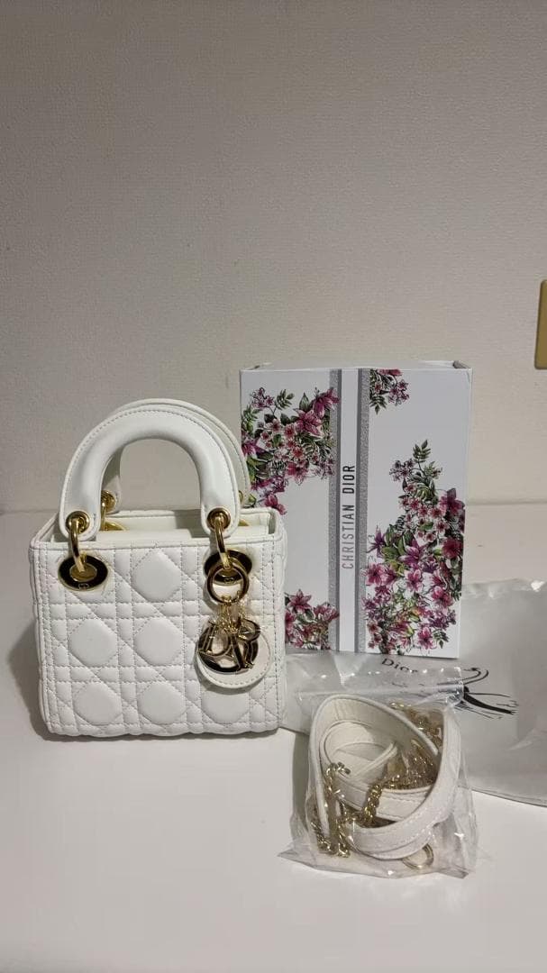 スモール ホワイト カナージュ・レザー