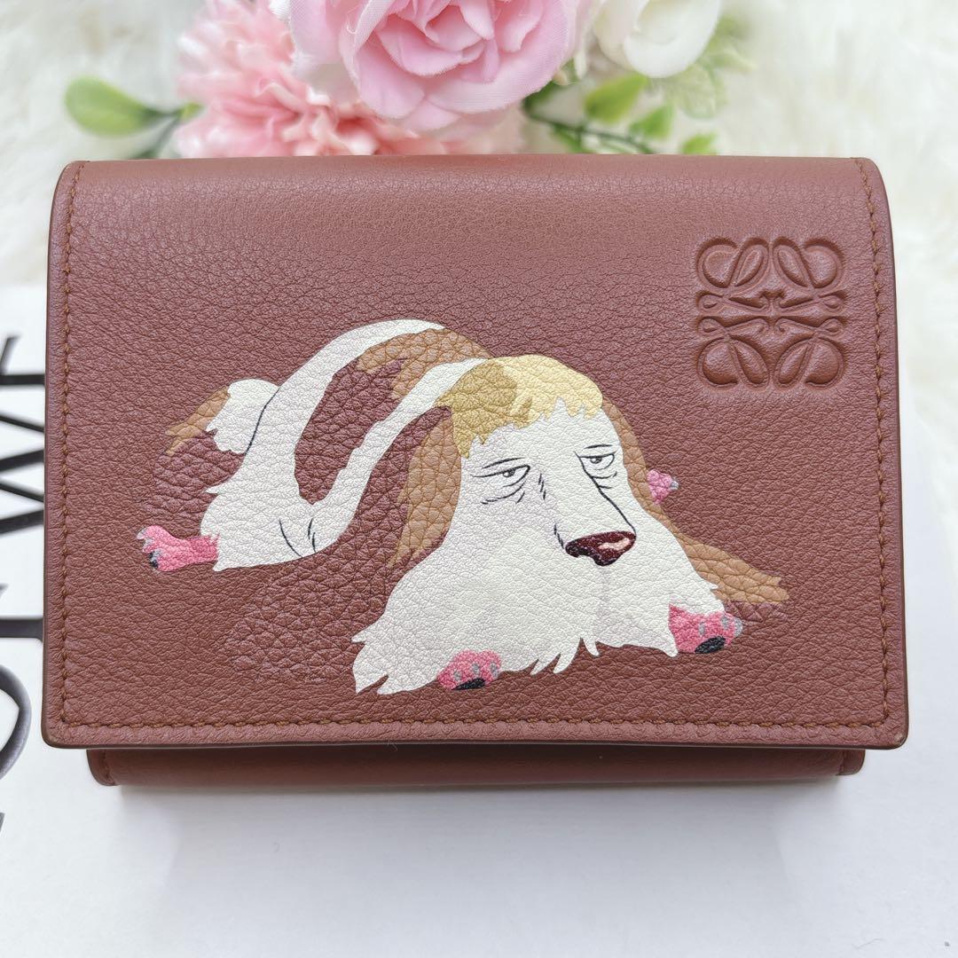 限定/極美品✨ロエベ コラボ ハウルの動く城 ヒン トライフォールドウォレット