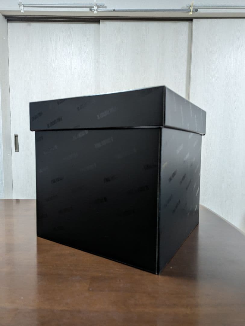 FFxユニクロ｜FF35th記念 ユニクロコラボTシャツ限定BOX