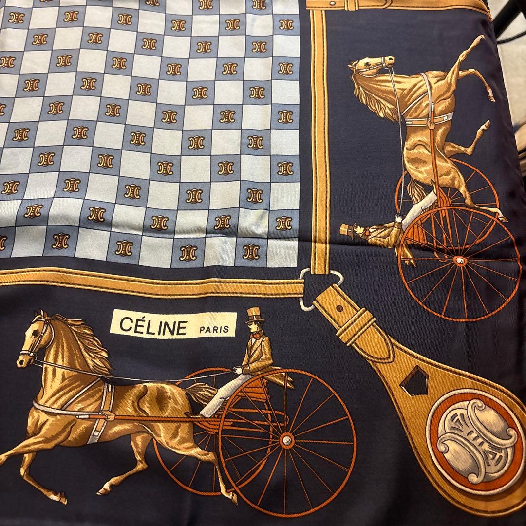 セリーヌの馬車柄（ブラゾン柄、サルキー）の大判スカーフヴィンテージ