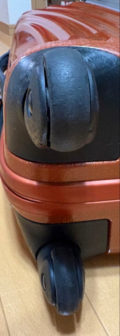 サムソナイト　機内持ち込み超軽量ポリカーボネート キャリーケース