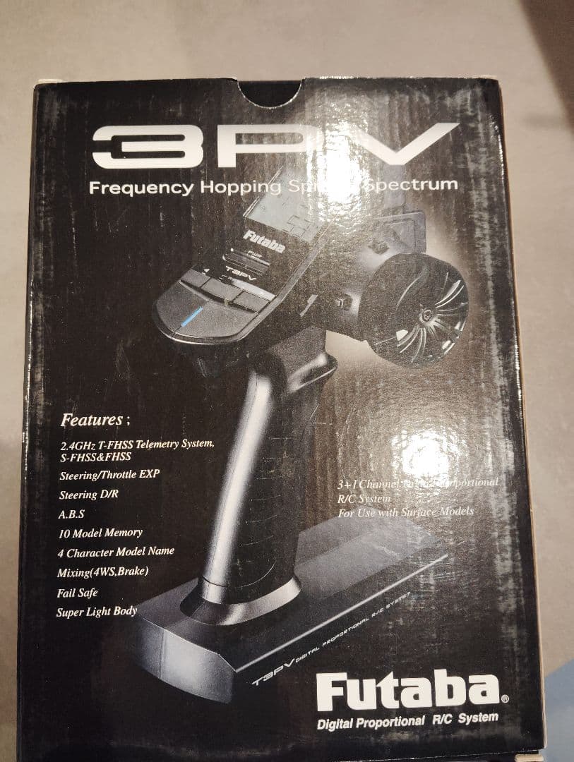 Futaba 3PV 2.4GHz ラジコン送信機&受信機