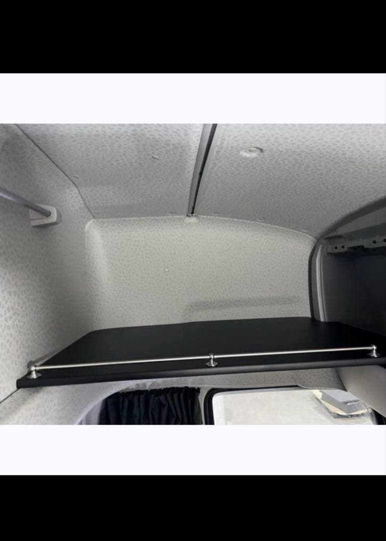 ファイブスター20ギガ　オーバーヘッドコンソール、フロント・保冷庫上テーブル