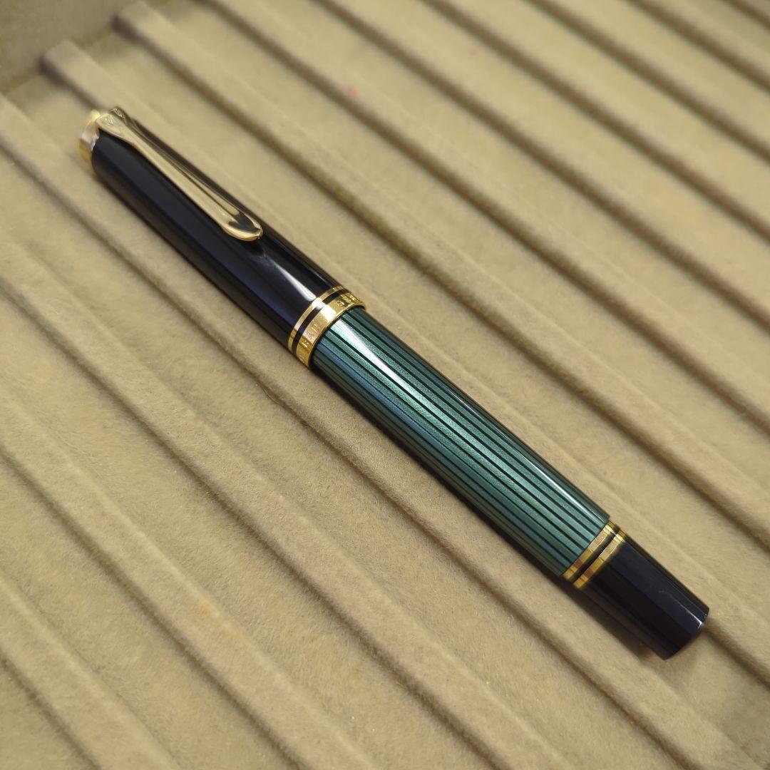 ペリカン「スーベレーン R600 グリーンストライプ」ローラーボール