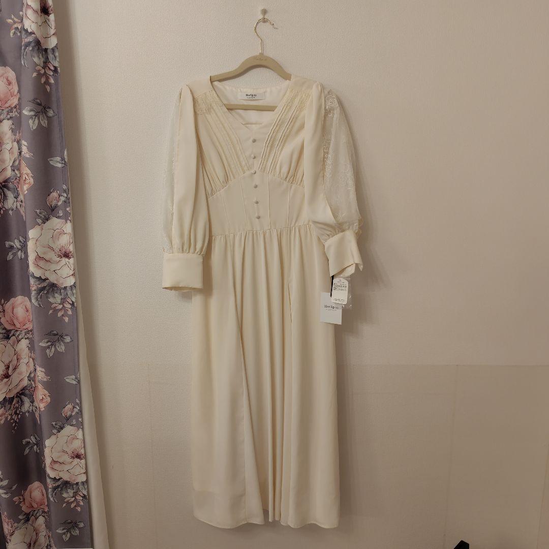 新品♡Herlipto Lace Sleeve Creep Long Dress