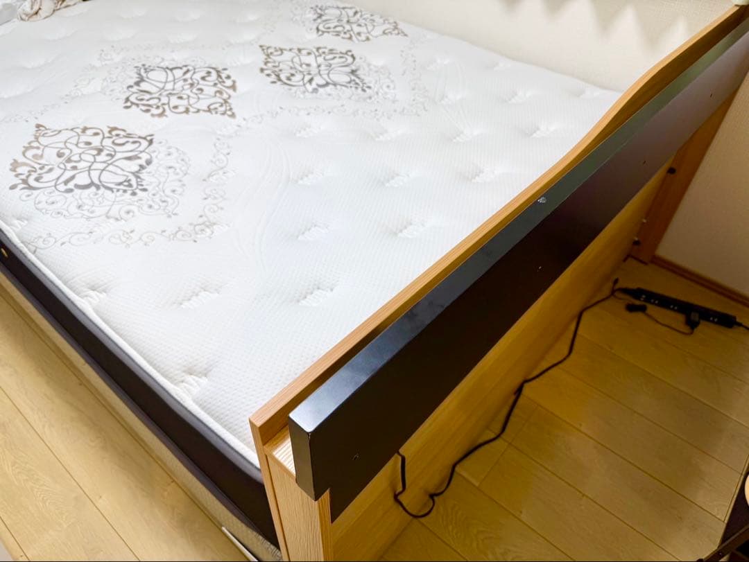 マットレス、ベットフレーム一式