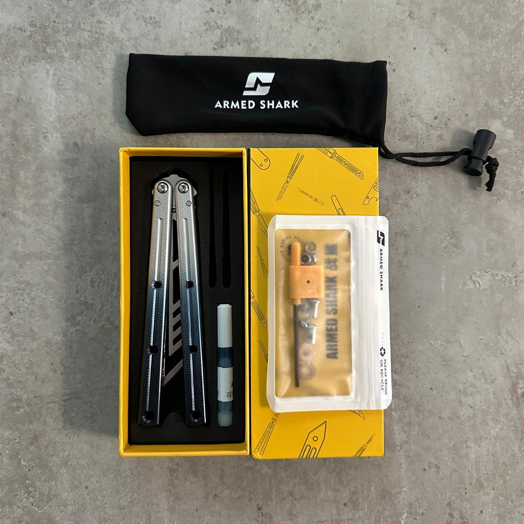バタフライナイフトレーナー　ARMED SHARK Krake Raken V3