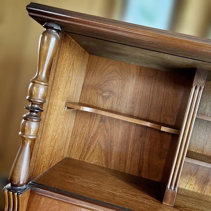 サイドボード　飾り棚　食器棚　木製　茶色　ブラウン　昭和レトロ　レトロ