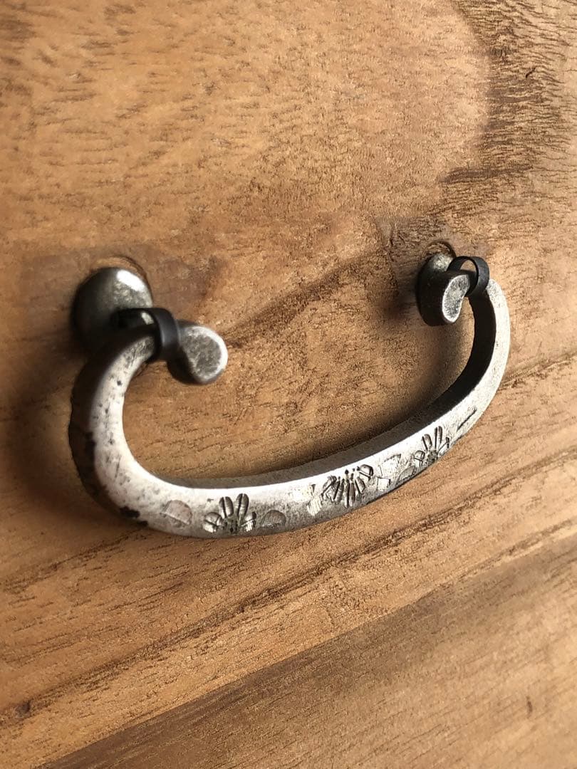 【一点物｜杉無垢材シェルフ】和モダン収納　打ち出し取手付｜アンティーク家具