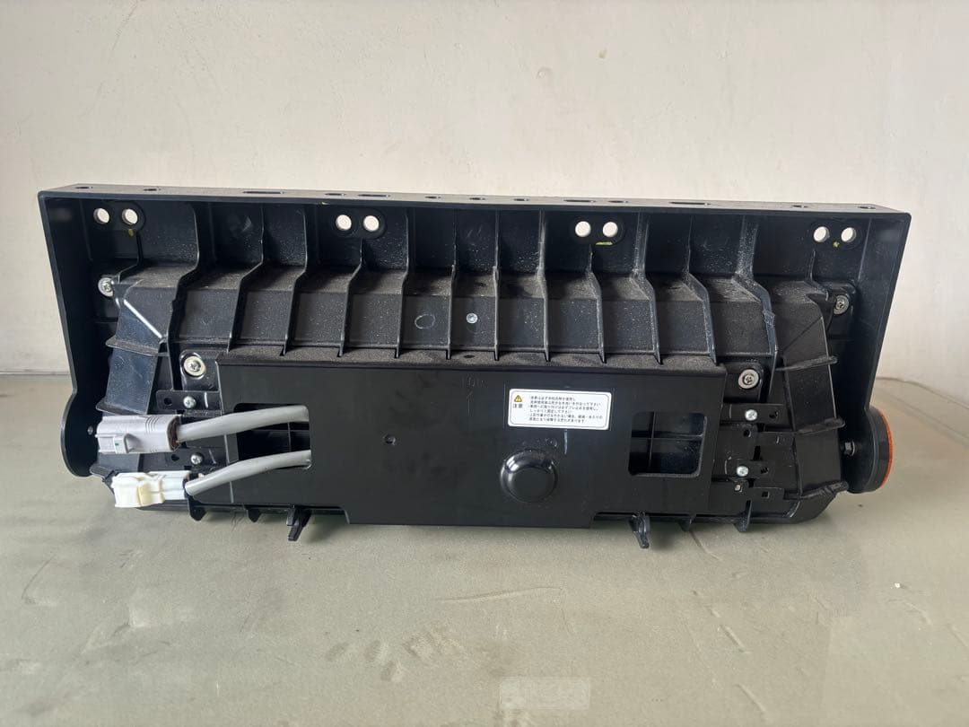 小糸製作所テールランプ三連　ノーマルタイプ 左