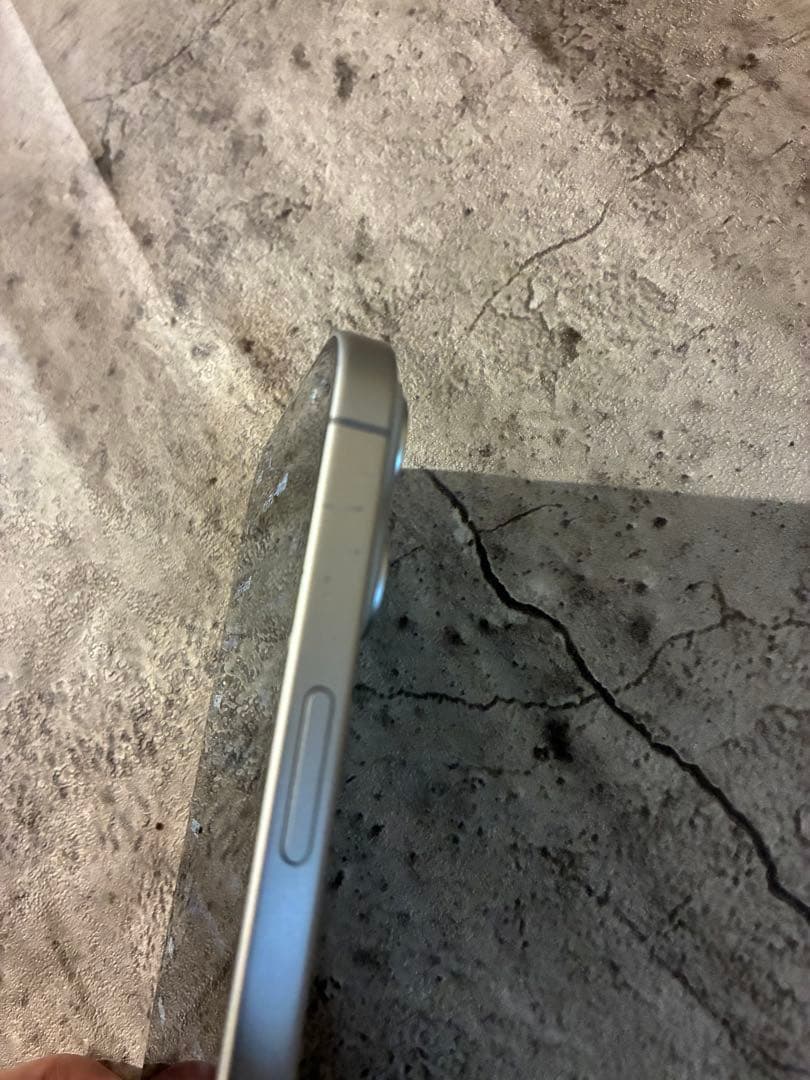 iPhone16 本体　256 美品　スマートフォン本体