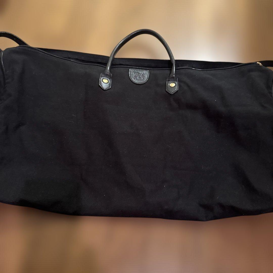 イルビゾンテ　手持ちと肩掛けの2WAY ボストンバッグ　ブラック