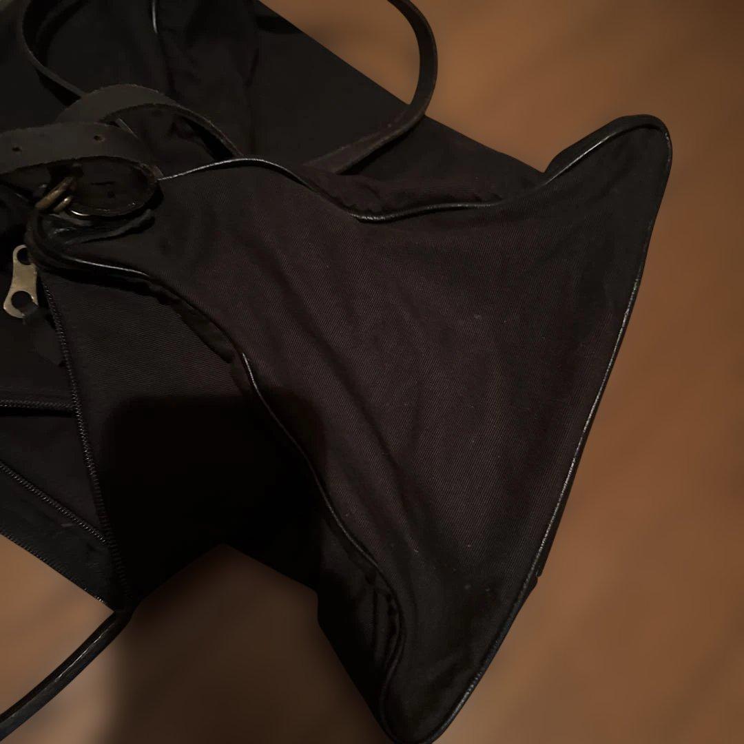 イルビゾンテ　手持ちと肩掛けの2WAY ボストンバッグ　ブラック