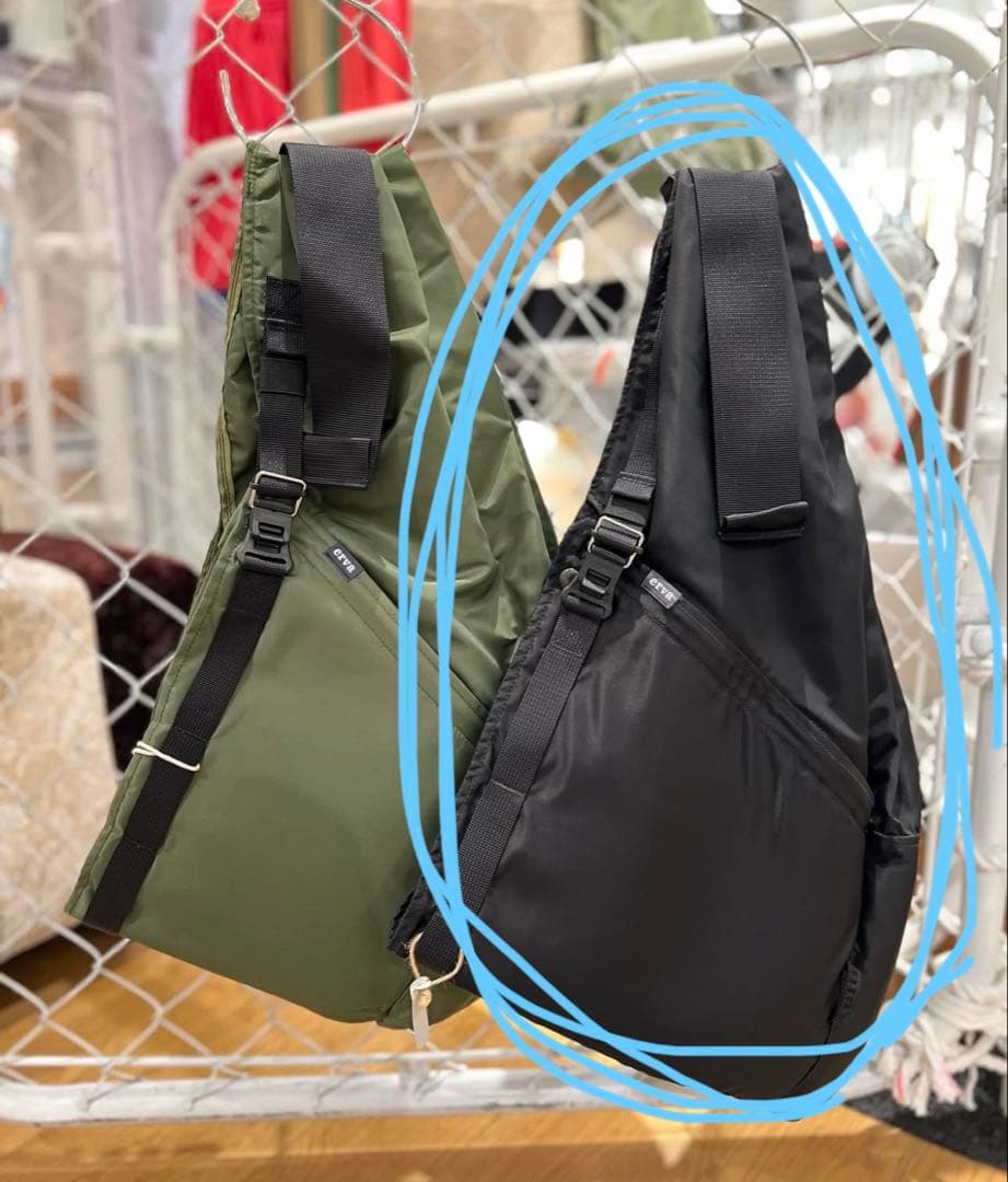 paw's living × ervaコラボ商品 スリングキャリー ブラック