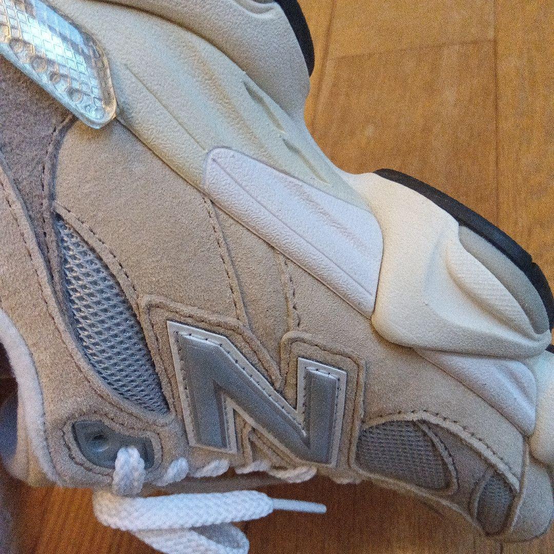 new balance 9060 ニューバランス　ベージュ　スニーカー