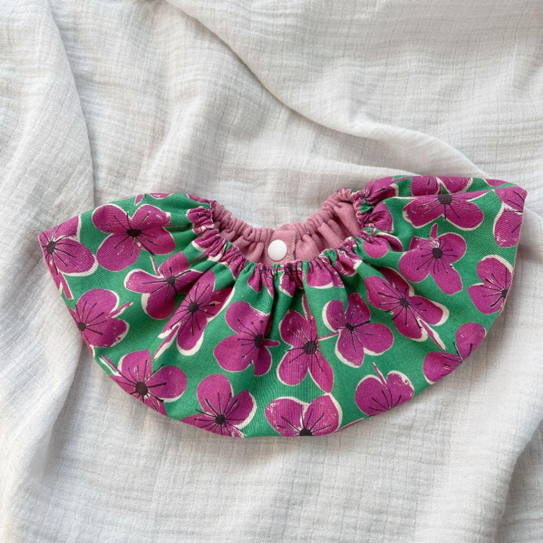 ★スタンプピンクフラワー×すもも★ ハンドメイド　リバーシブル　スタイ