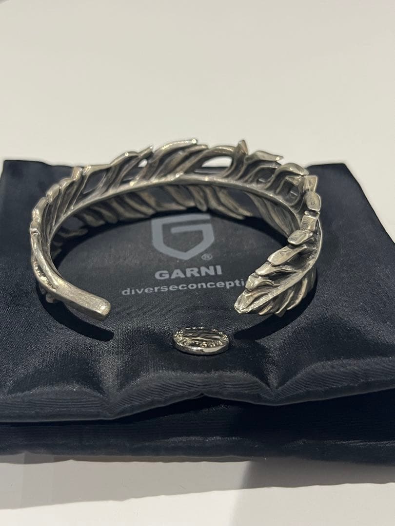 ※値段交渉可　GARNI 925シルバー フェザーバングル　※プレゼント2点付き