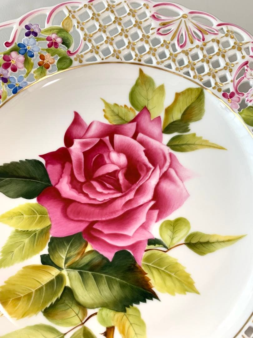 【HEREND】薔薇　プレート　ピアス