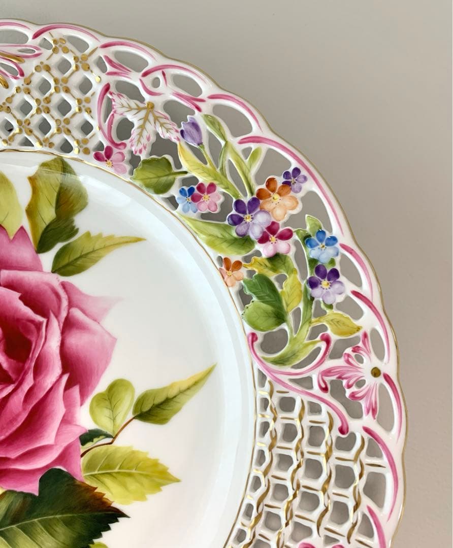 【HEREND】薔薇　プレート　ピアス