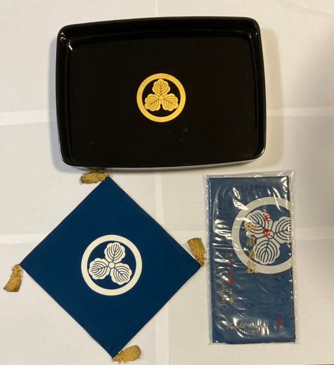 家紋入り広蓋セット　(越前塗、丸に三つ柏)