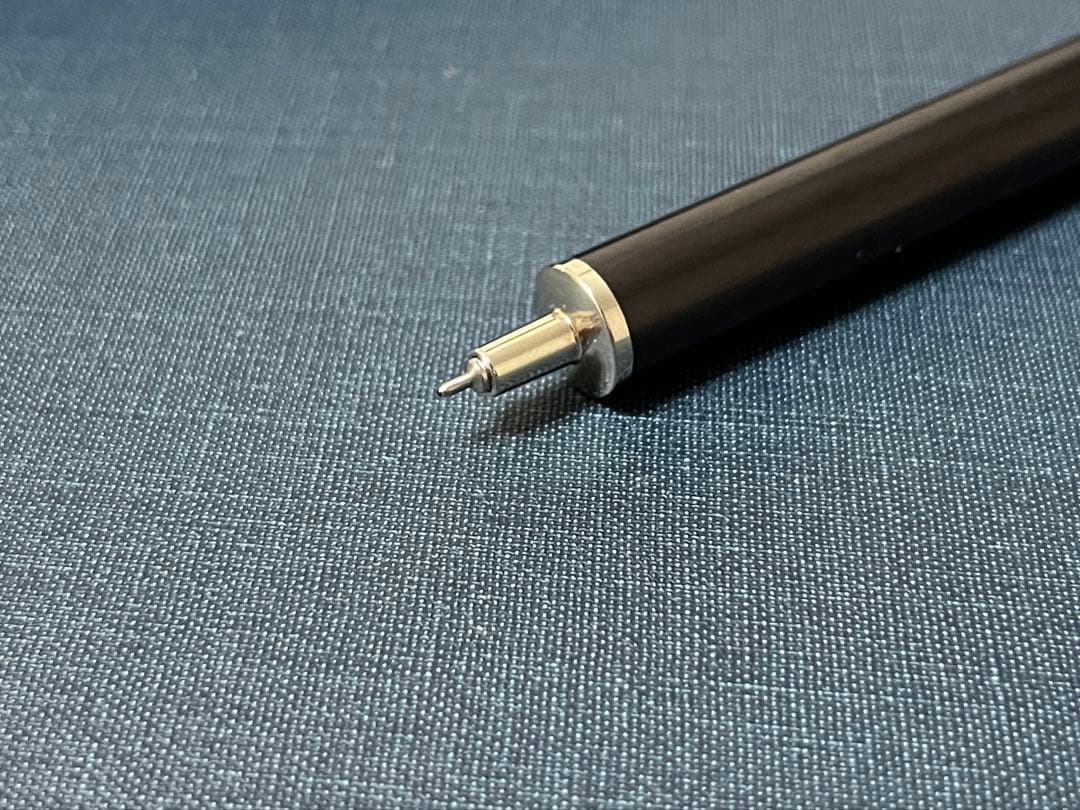 usus pi ブラック 黒　ブラック　ボールペン