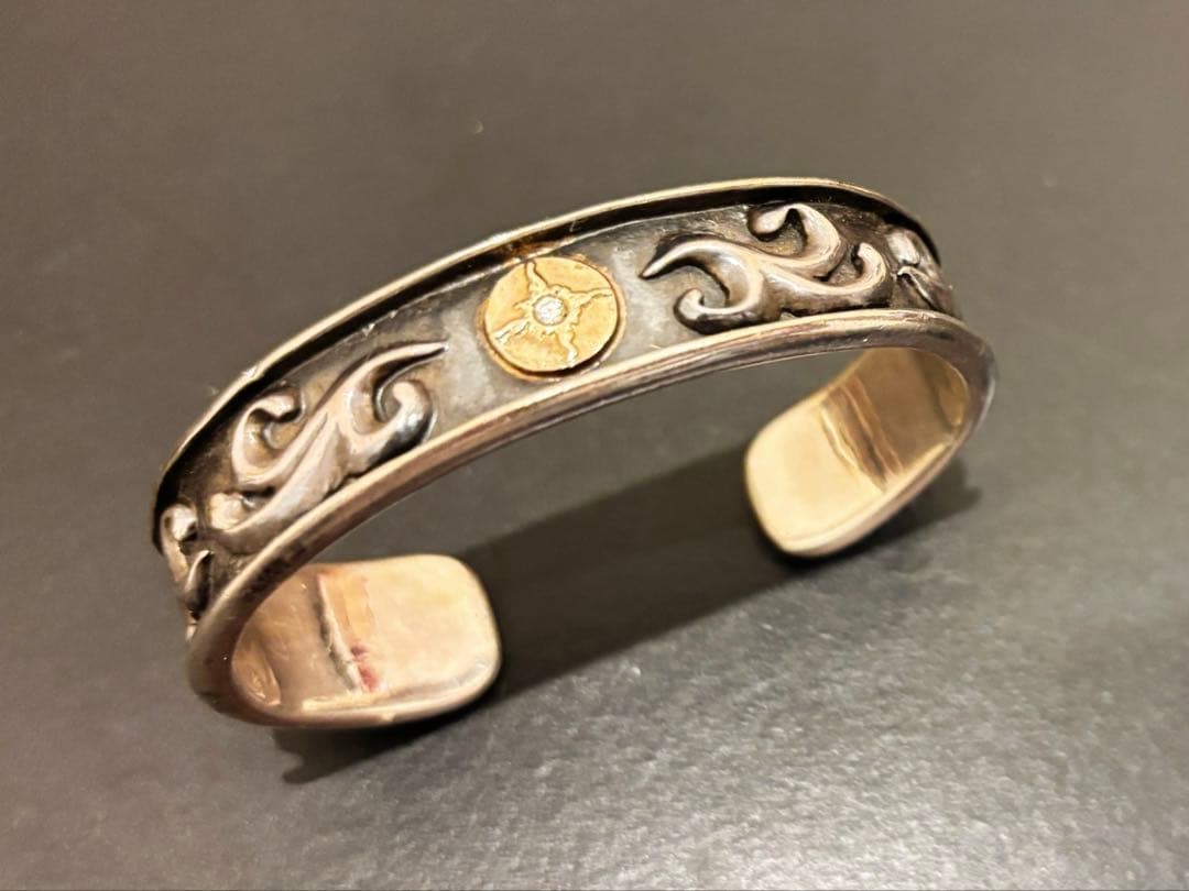 ファーストアローズ 唐草バングル ダイヤ入り