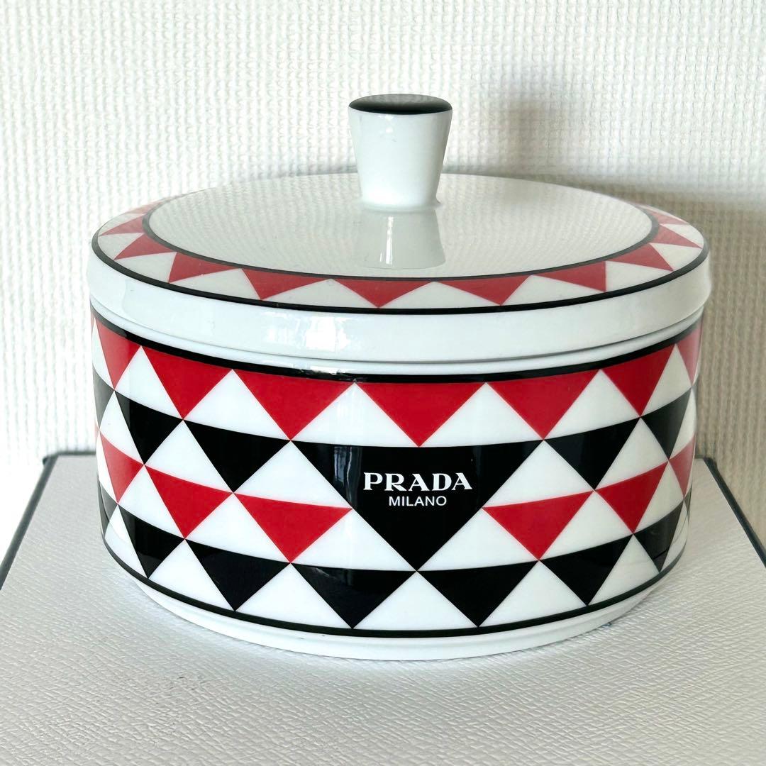 新品未使用品♪PRADA♪ジュエリーボックス♪ポーセリン♪箱付