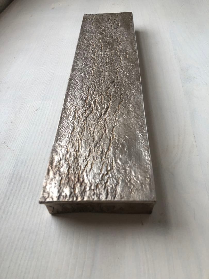 野田里美　足付 長板皿　銀彩