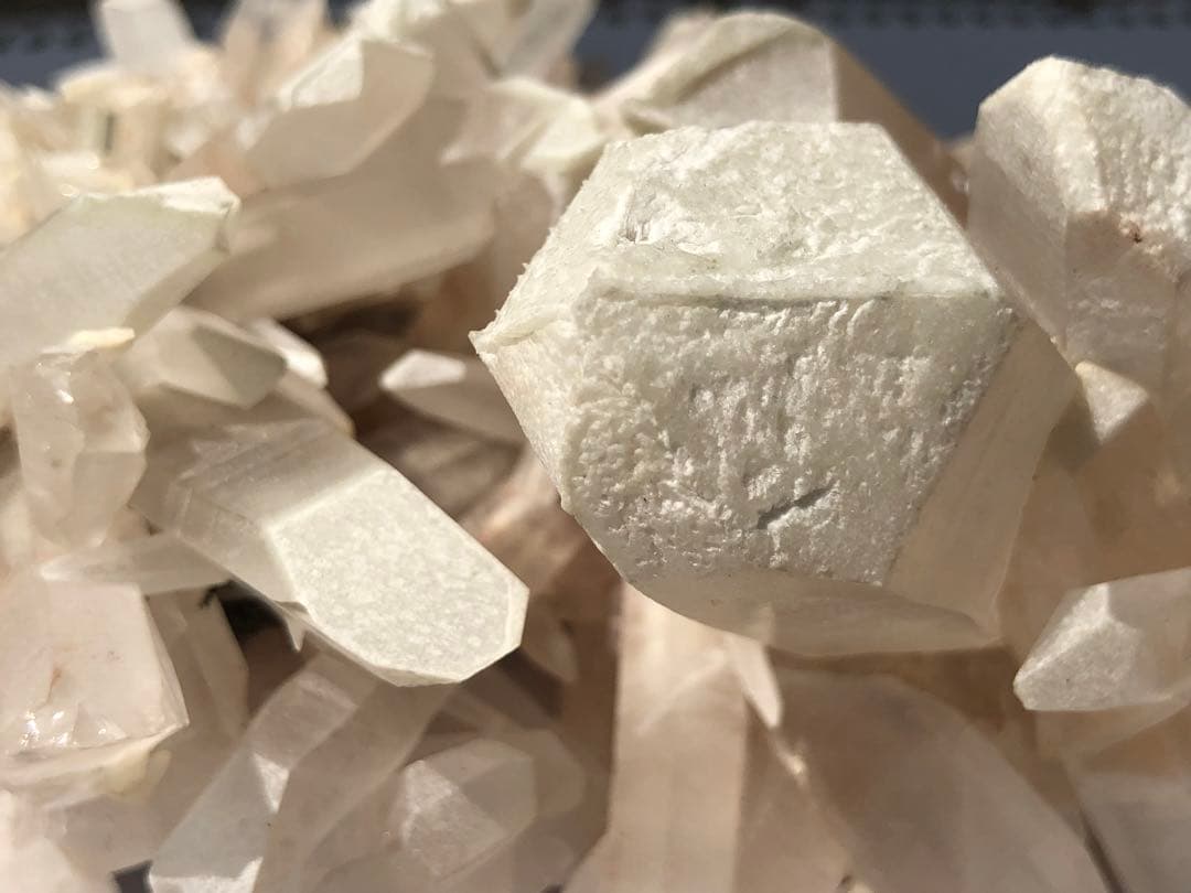 1.6キロ　マニカラン　水晶　クラスター