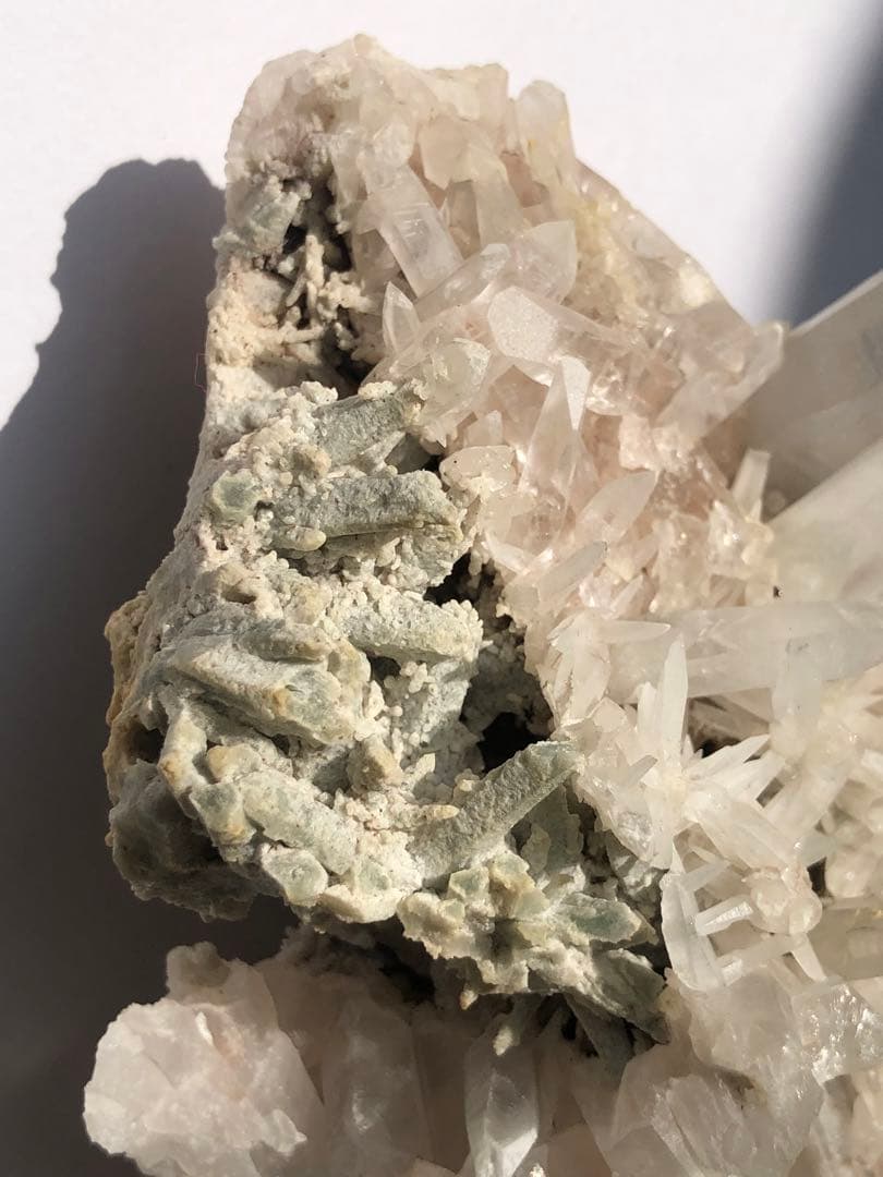 1.6キロ　マニカラン　水晶　クラスター